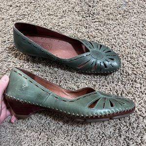 PIKOLINOS Laser Cut Sage Green Leather Low Heeled Pumps EU 39
